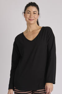 Cuff Sleeve Scoop Hem L/S Tee-Black