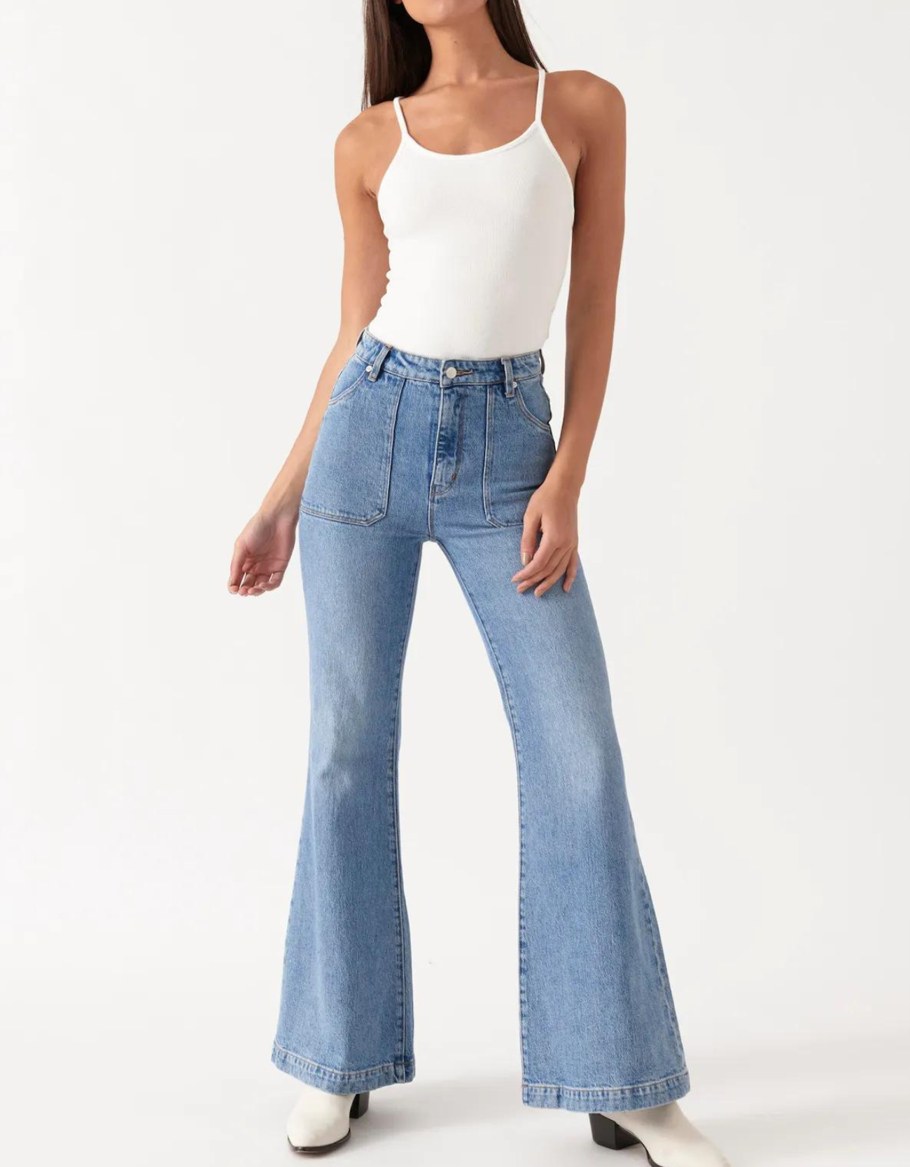 Eastcoast Flare Bessette - Organic Mid Blue. Jeans by Rollas.
